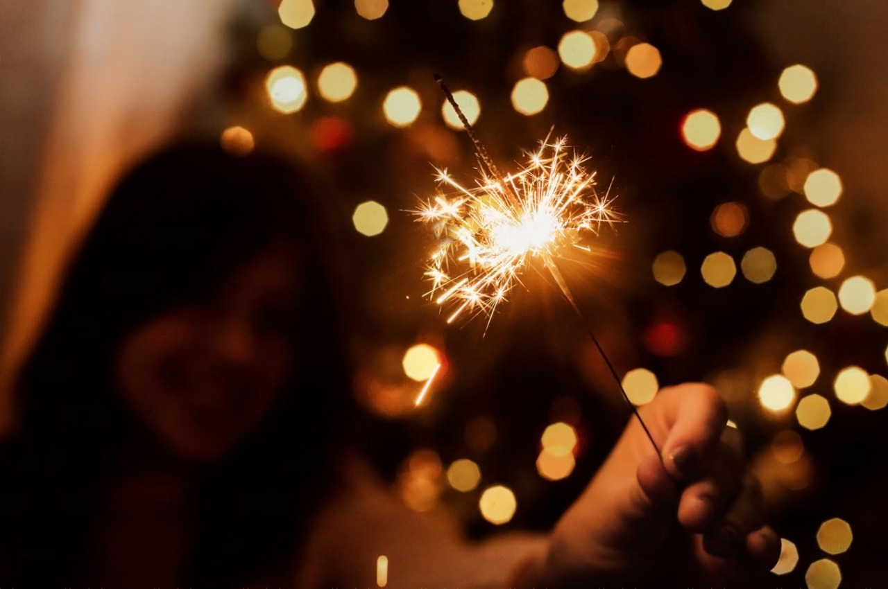 fireworks-night-girl